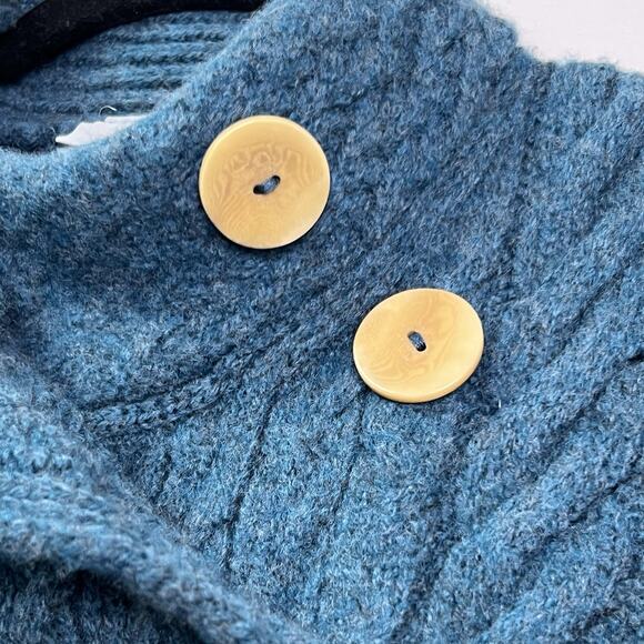 Women's Blue Cable Knit Cardigan - Picture 4 of 11